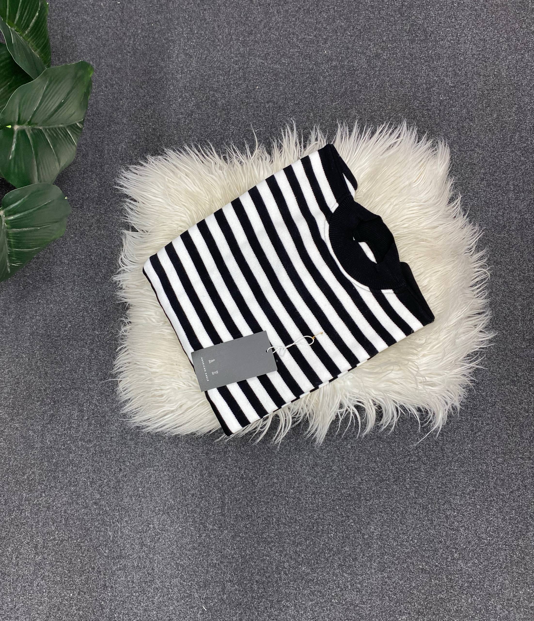 مصغّر المنتج 1: بلوزة خامه عجينه تريندي