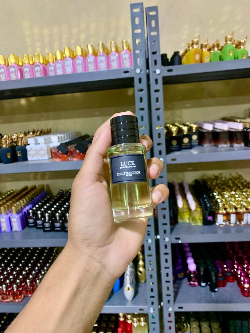 مصغّر المنتج 1: عطر عود أصفهان من ديور.