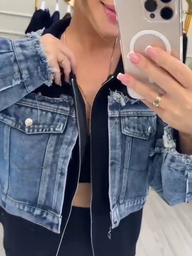 مصغّر المنتج 2: شميز "جينز في ميلتون" بأزرار وجيوب.