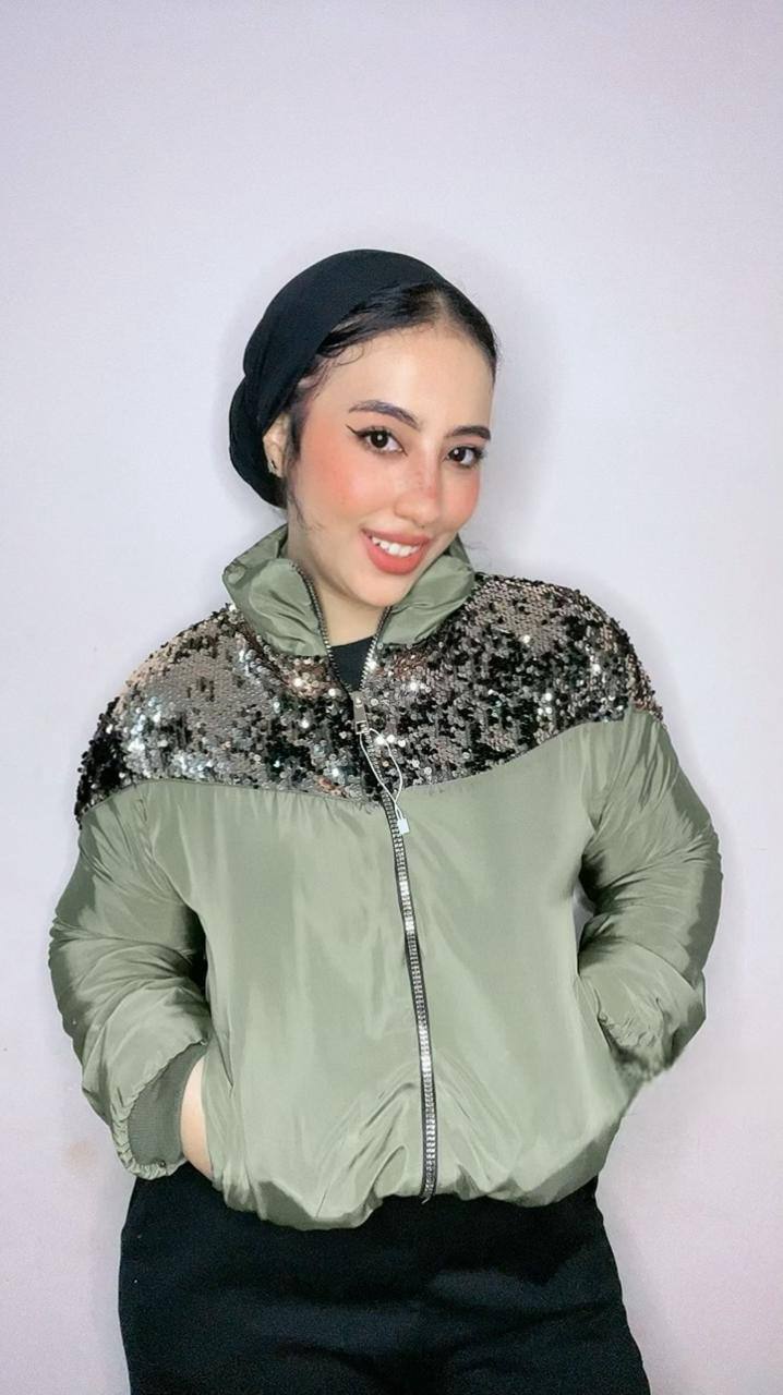 مصغّر المنتج 2: جاكيت "بامب" بتفاصيل "باييت" ومبطن فرو.