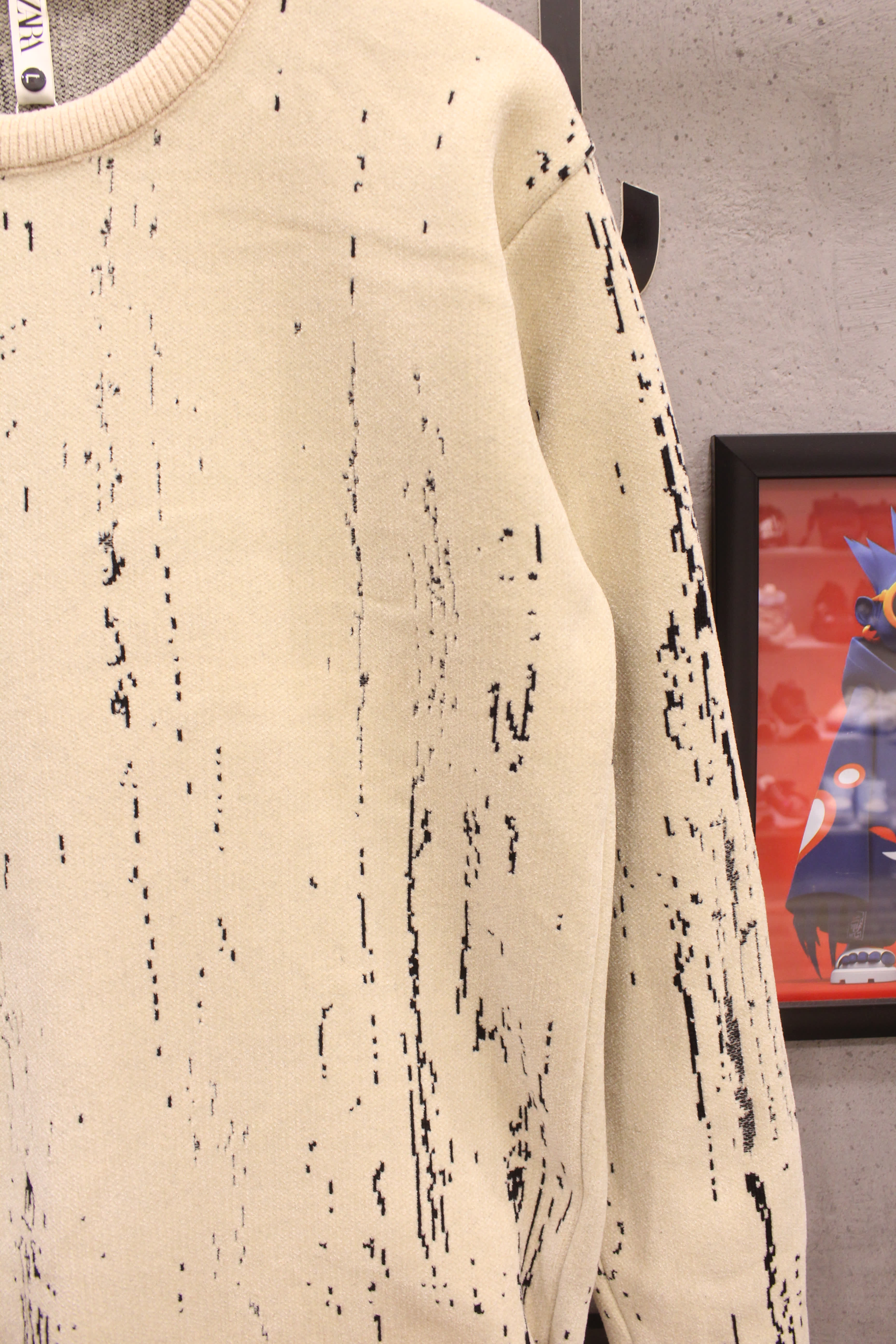 مصغّر المنتج 4: بلوفر قطيفة مخربش