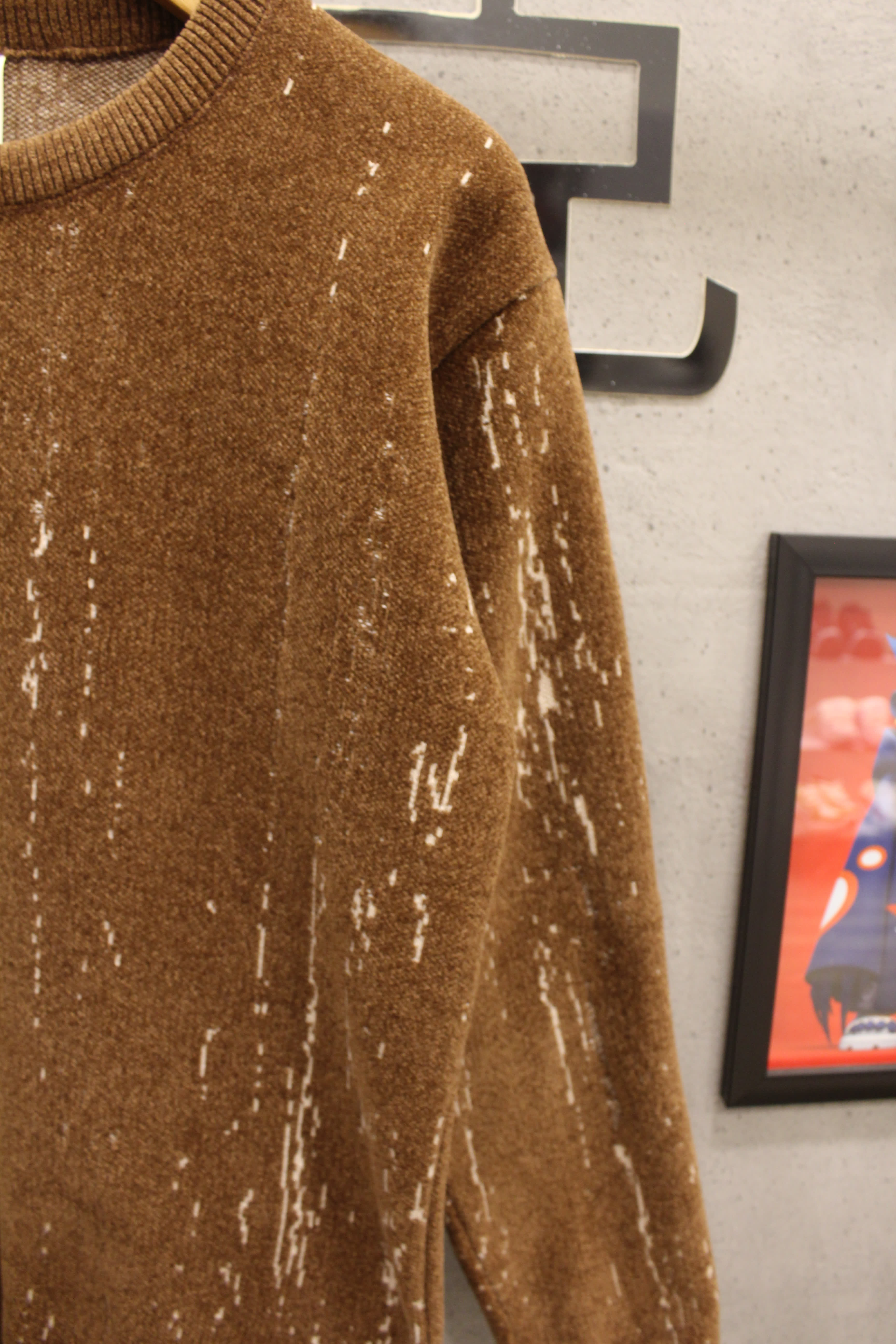 مصغّر المنتج 1: بلوفر قطيفة مخربش