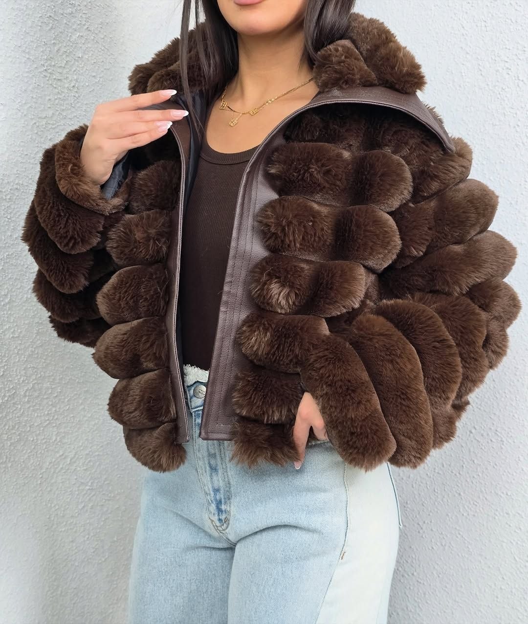 مصغّر المنتج 2: جاكت جلد هاي وسط