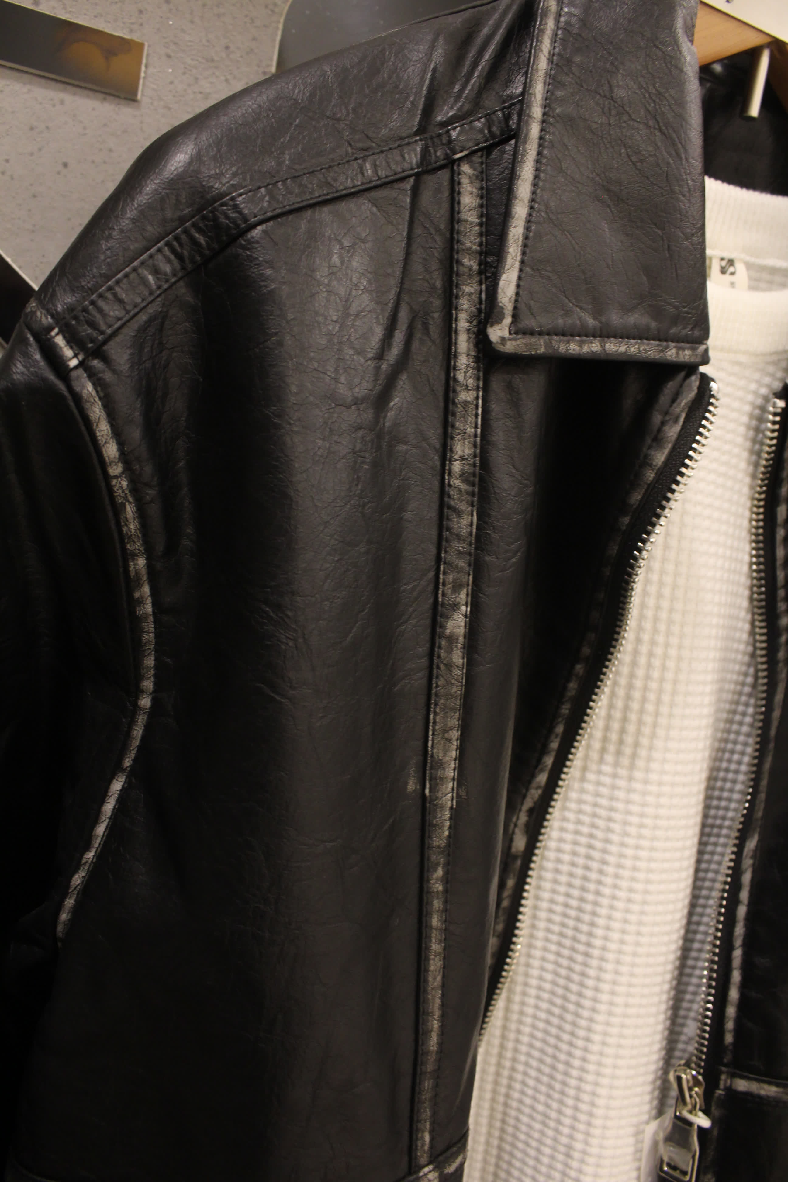 مصغّر المنتج 3: جاكيت جلد طبيعي