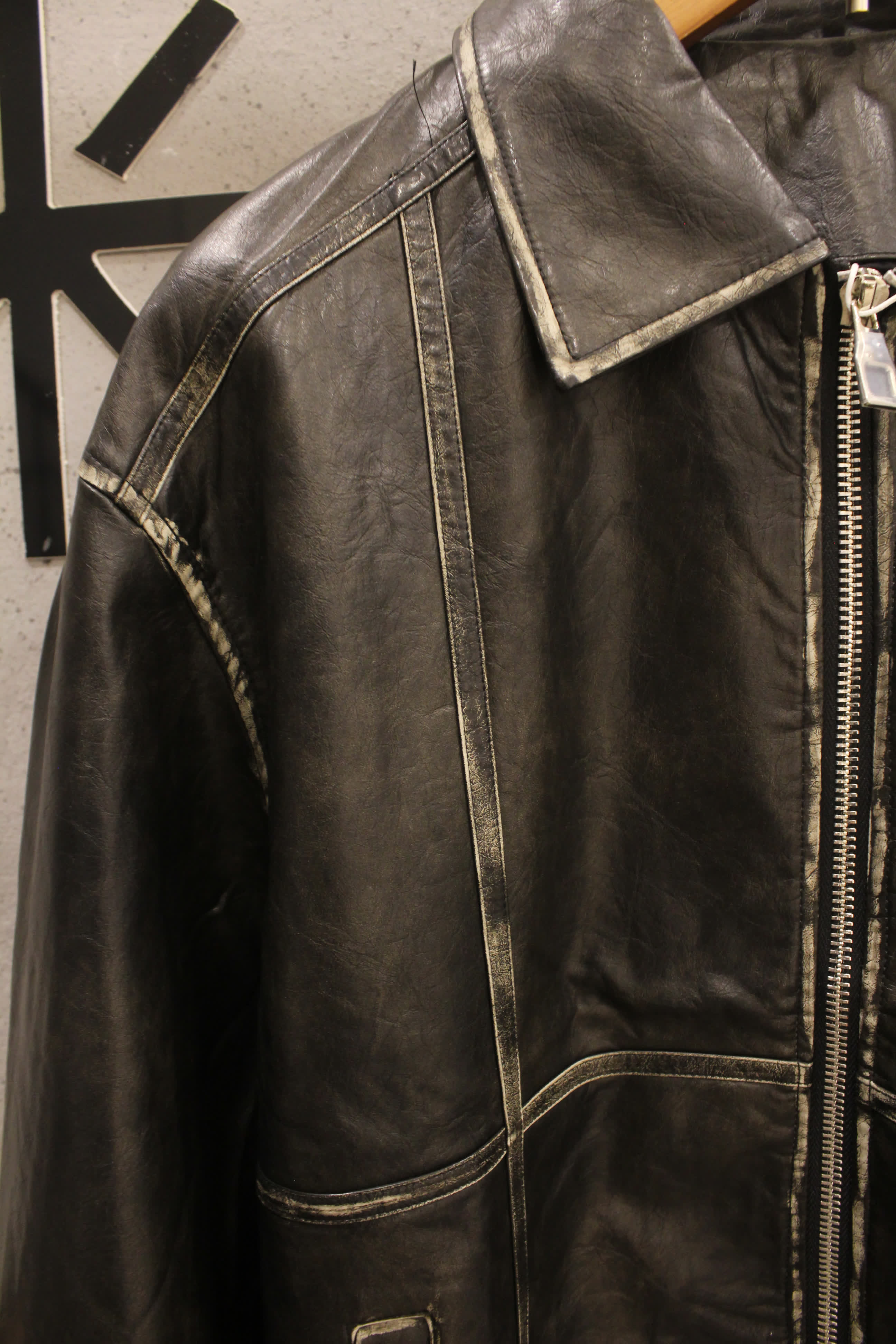 مصغّر المنتج 5: جاكيت جلد طبيعي