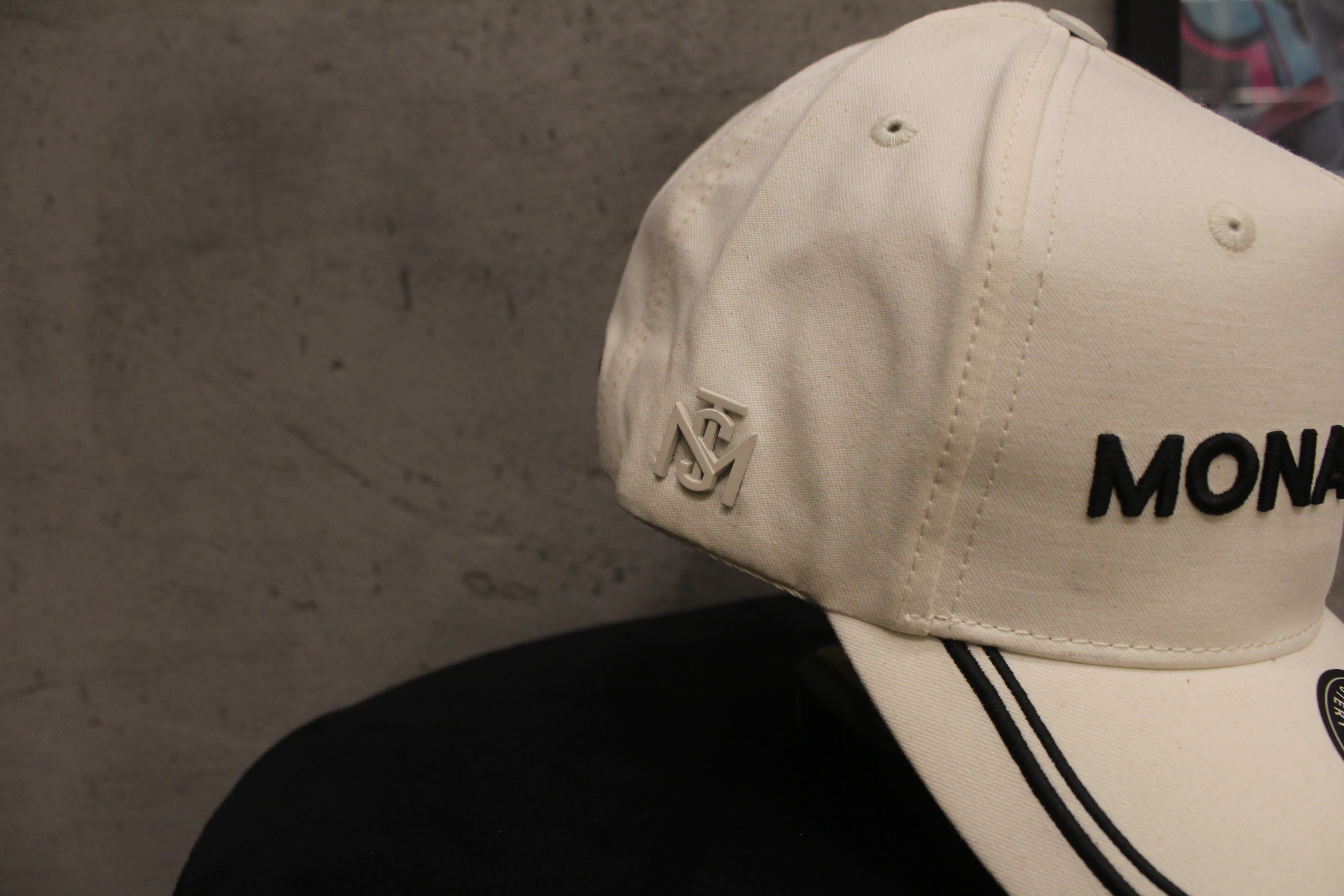 مصغّر المنتج 1: كاب MTS ابيض 