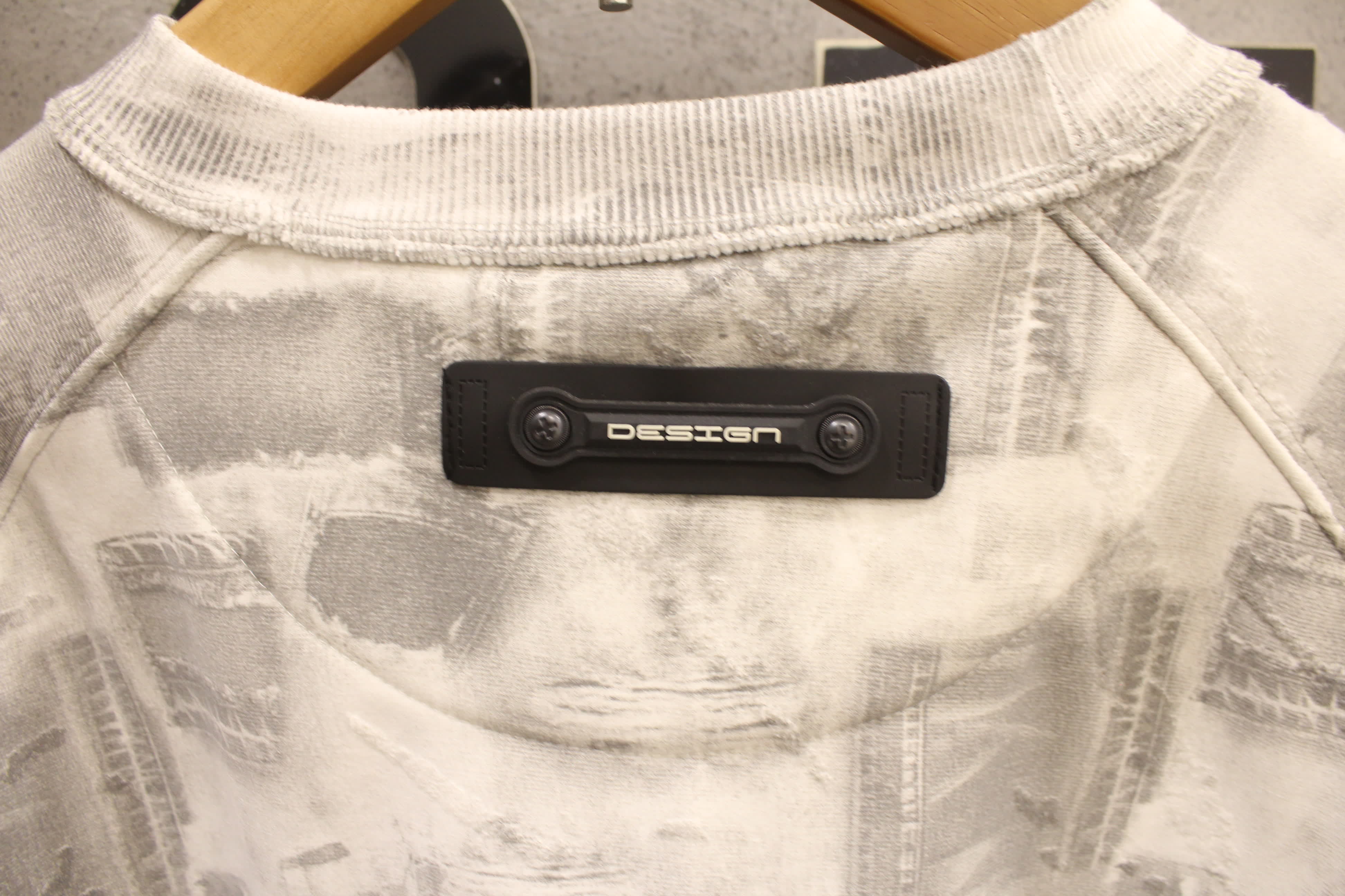 مصغّر المنتج 5: سويت شيرت "موزاييك" فينتاج