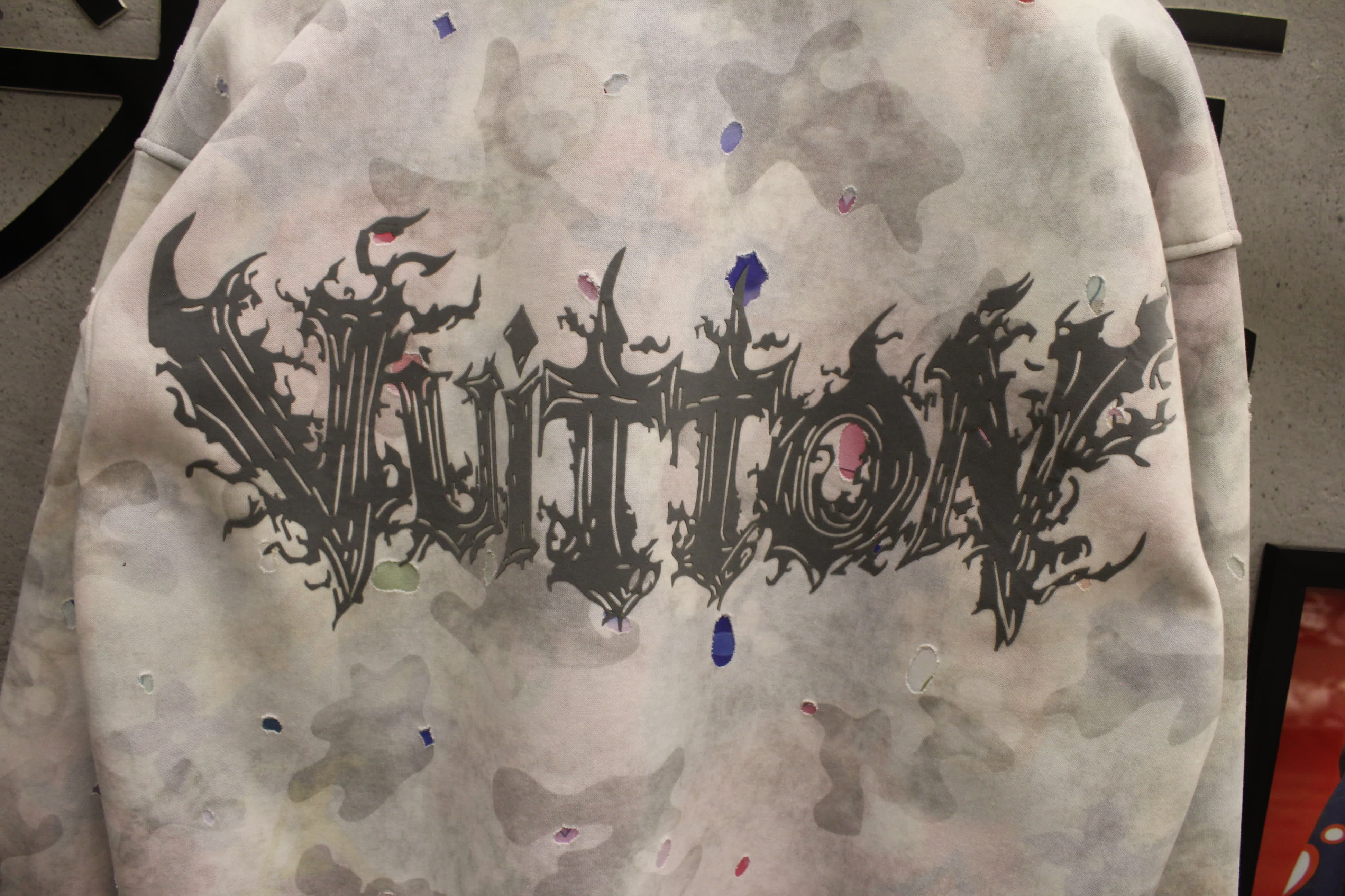 مصغّر المنتج 4: سويت شيرت "لويس" ياقة