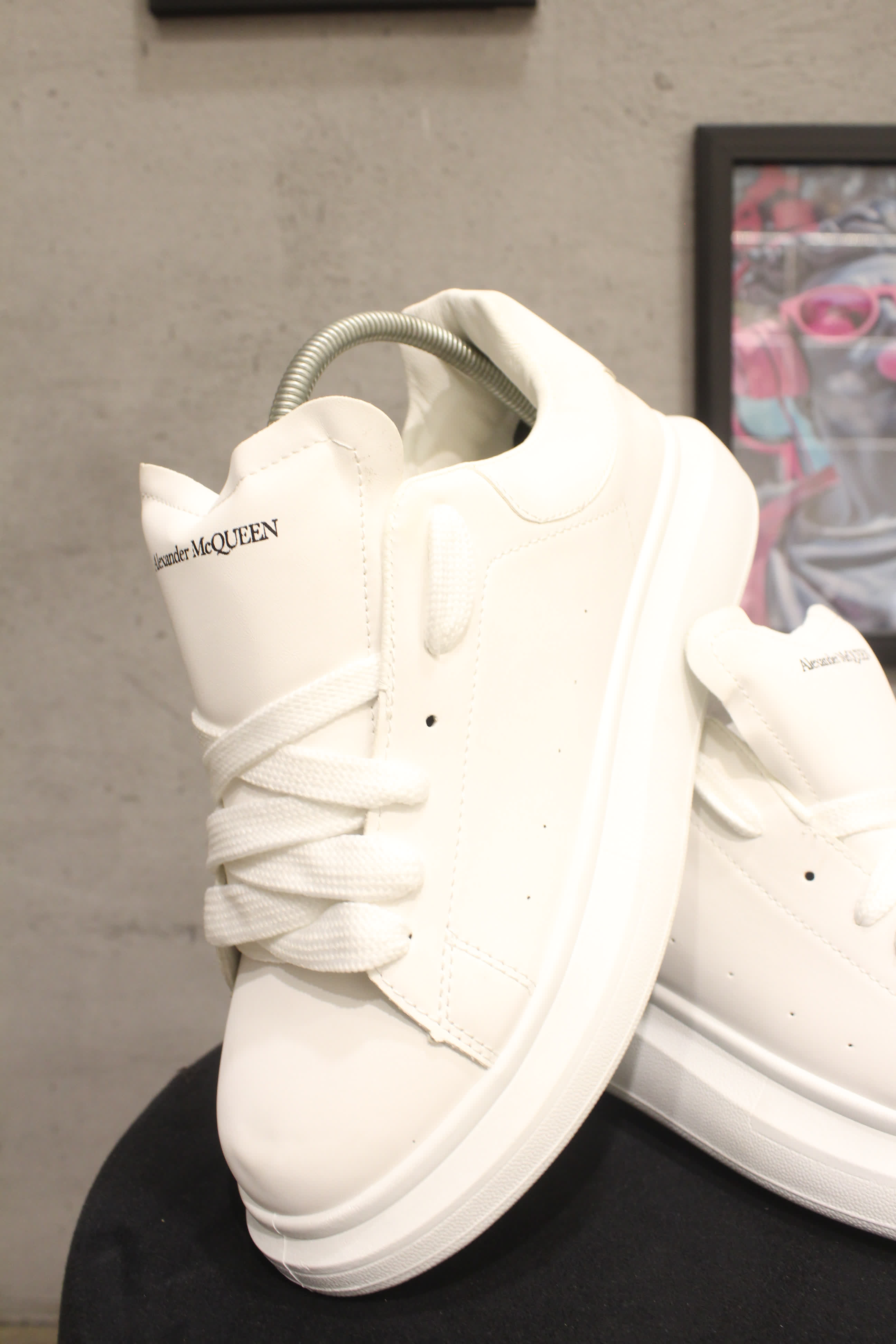 مصغّر المنتج 1: سنيكرز "ألكسندر ماكوين" الأيقوني