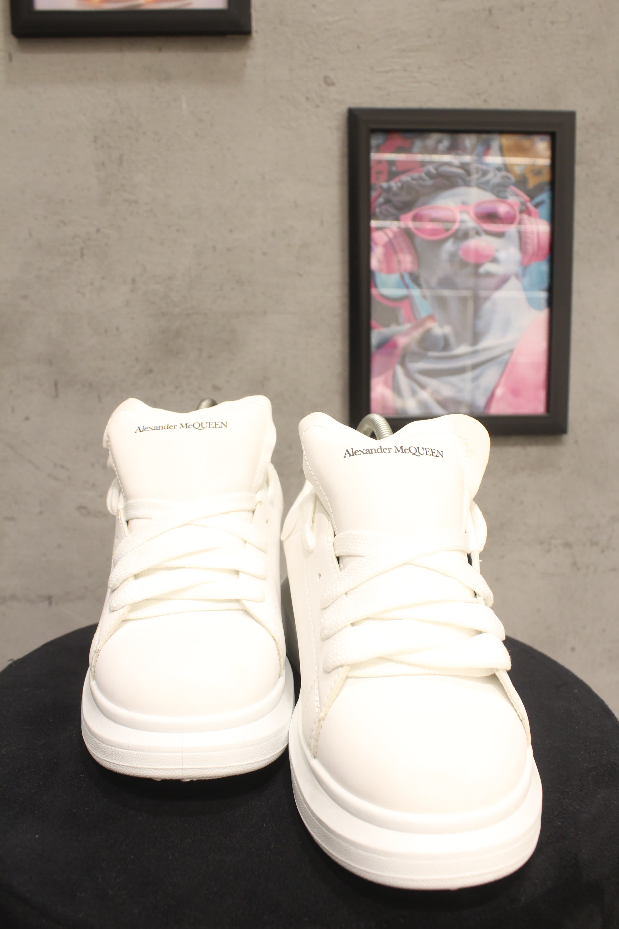 مصغّر المنتج 3: سنيكرز "ألكسندر ماكوين" الأيقوني