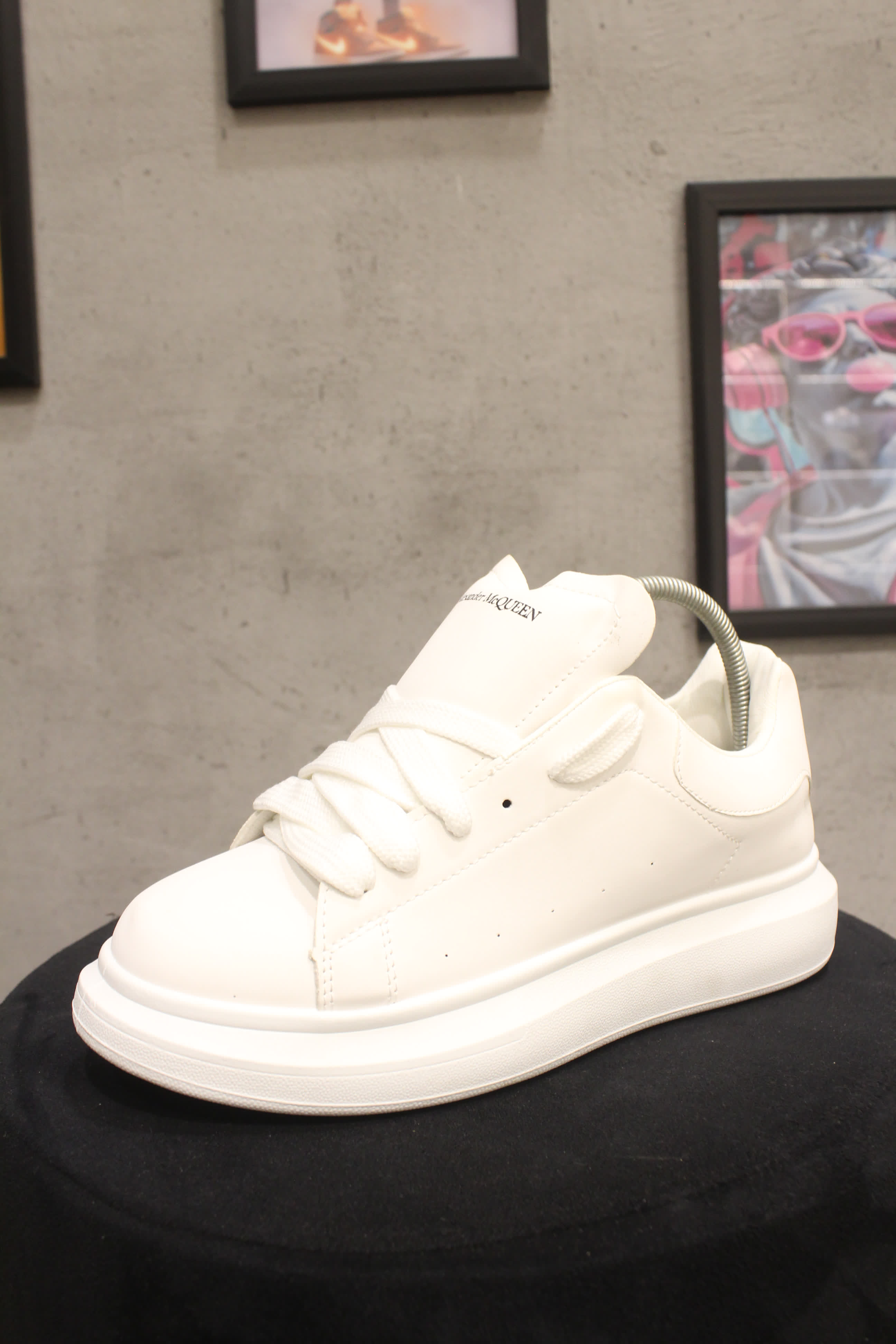 مصغّر المنتج 6: سنيكرز "ألكسندر ماكوين" الأيقوني