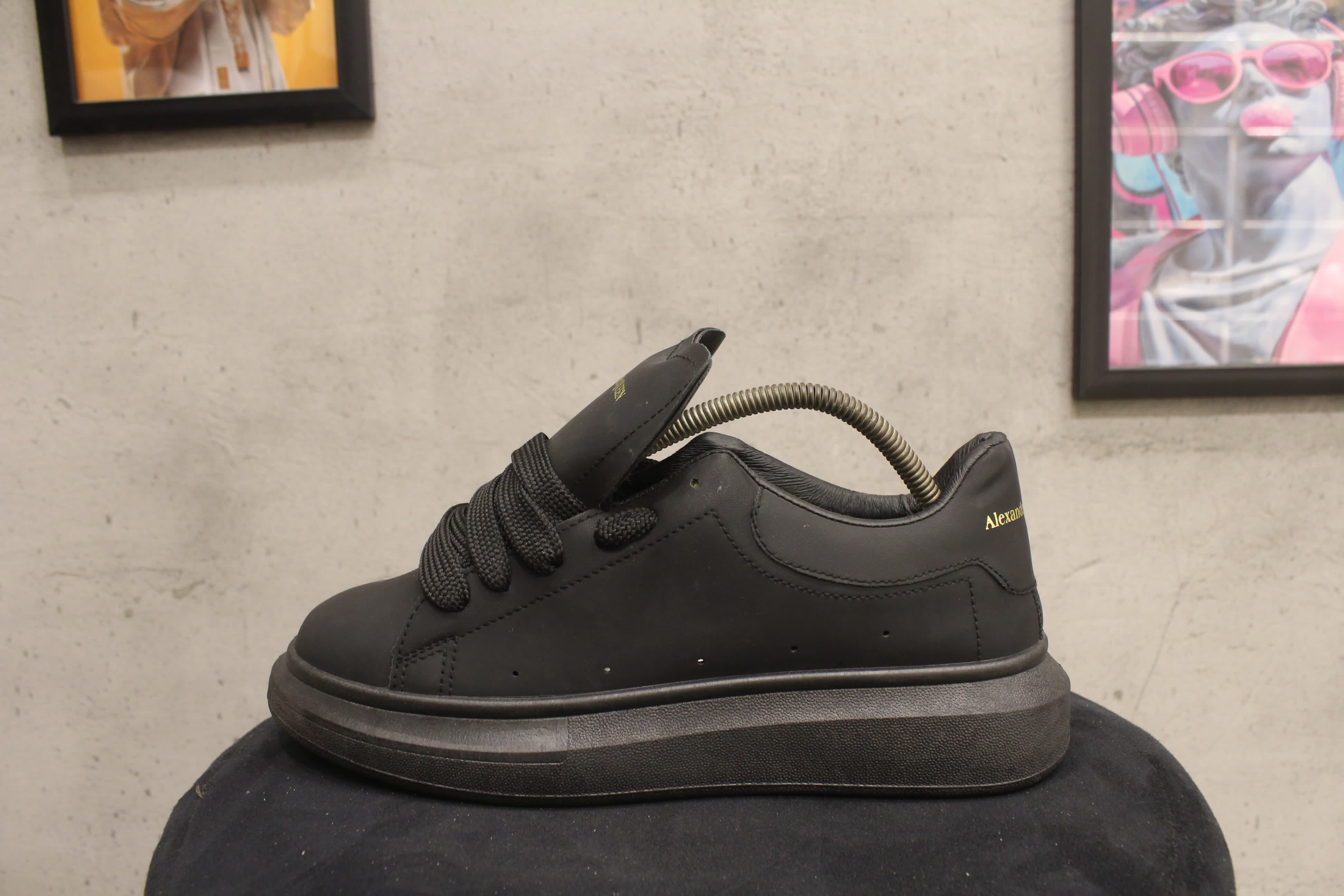 مصغّر المنتج 9: سنيكرز "ألكسندر ماكوين" الأيقوني