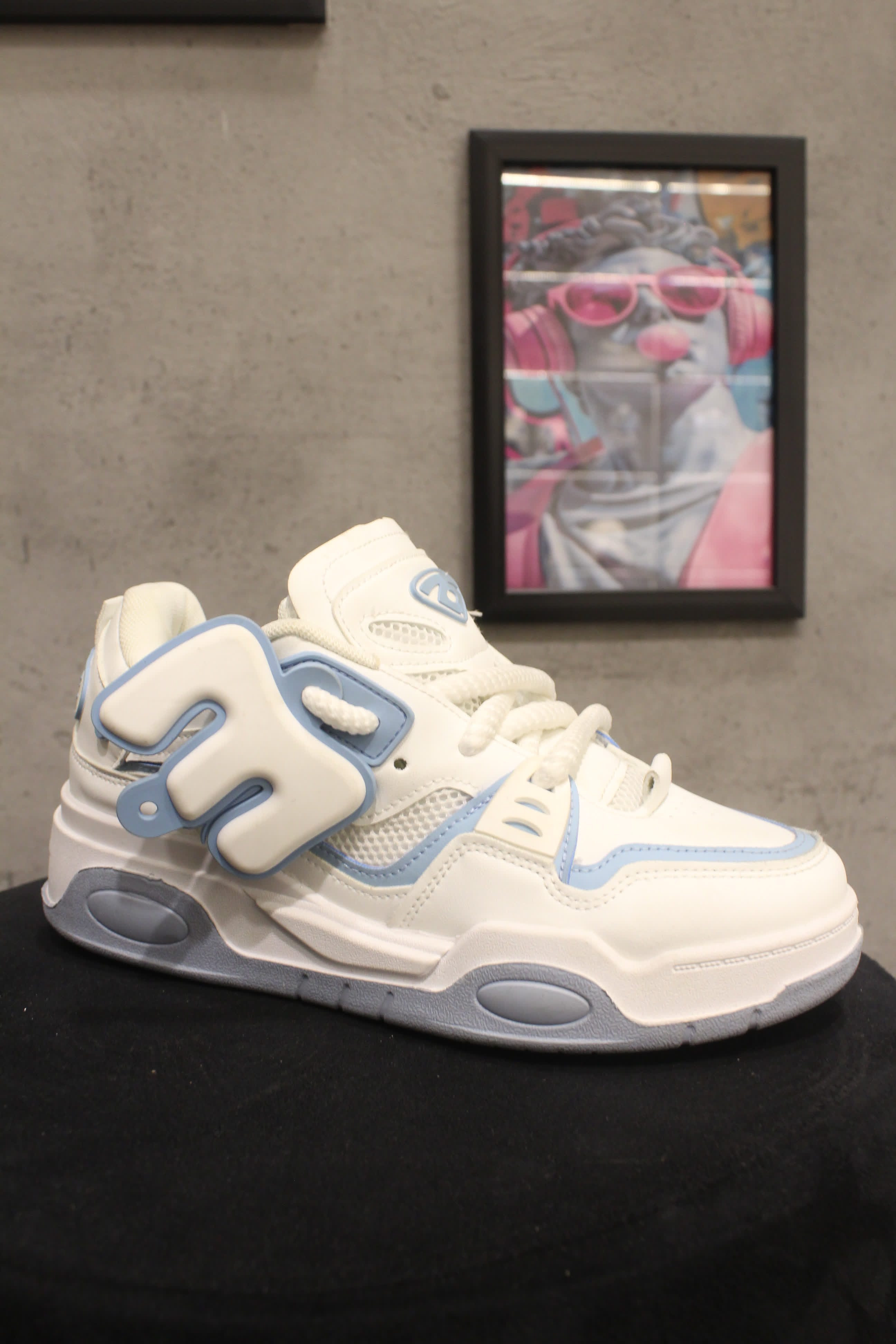 مصغّر المنتج 2: سنيكرز "أوجي" بافي سكيتر 