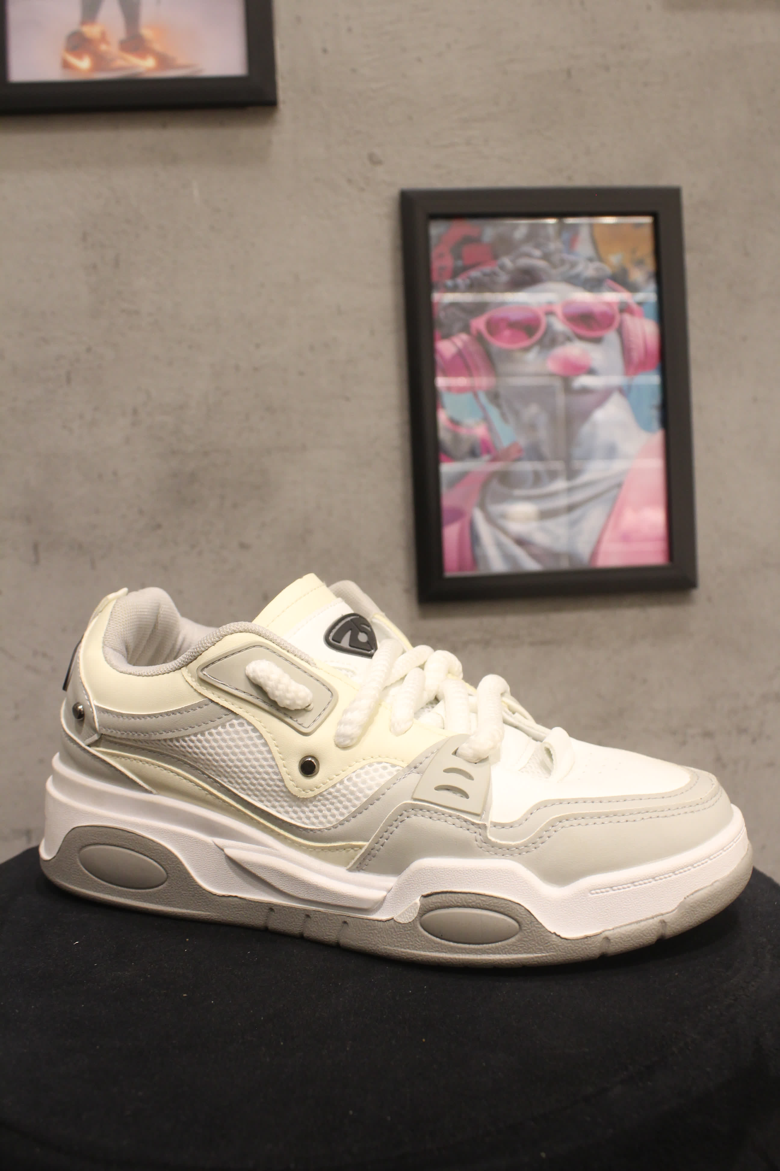 مصغّر المنتج 8: سنيكرز "أوجي" بافي سكيتر 