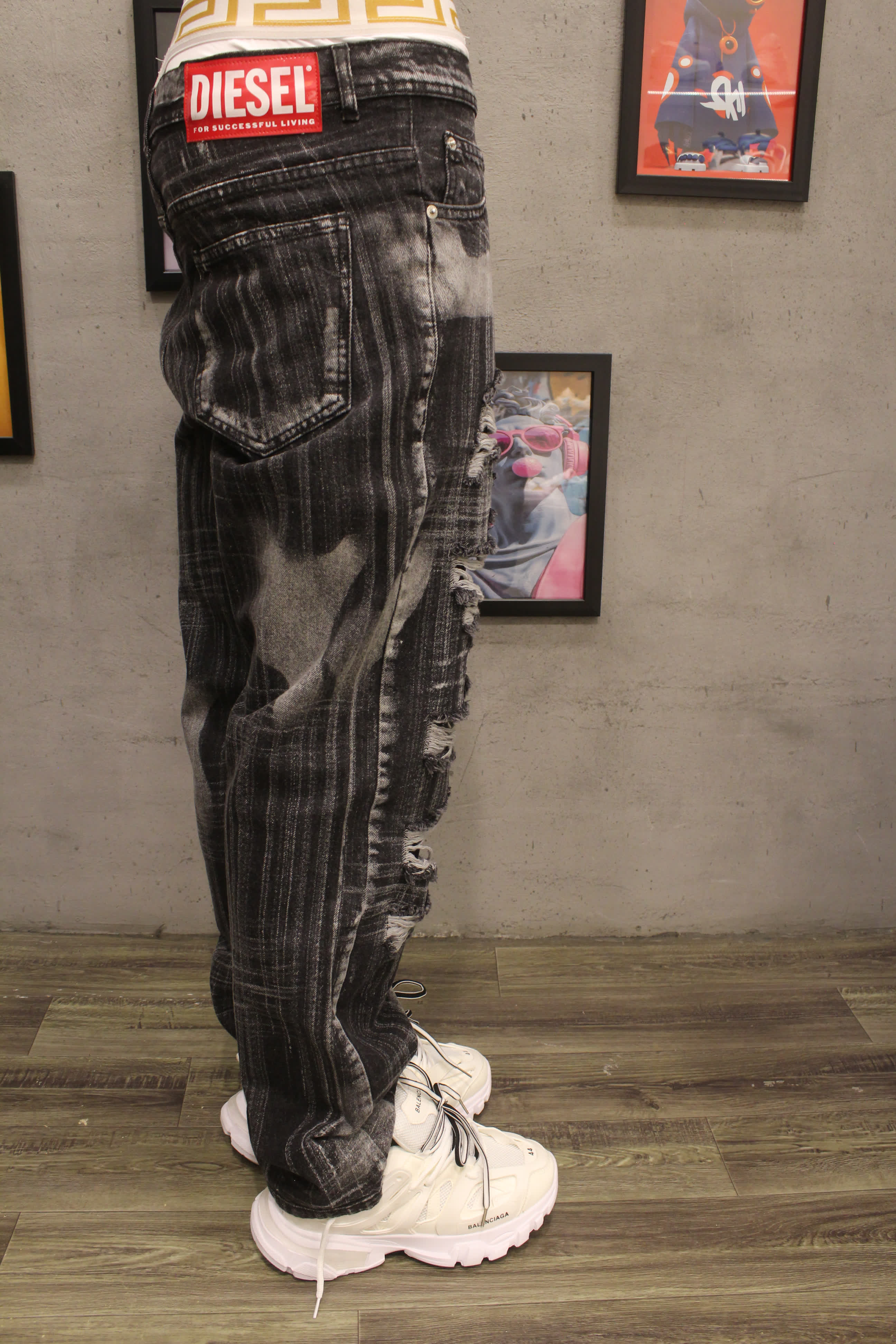 مصغّر المنتج 4: جينز وايد-ليج "كاتنج"