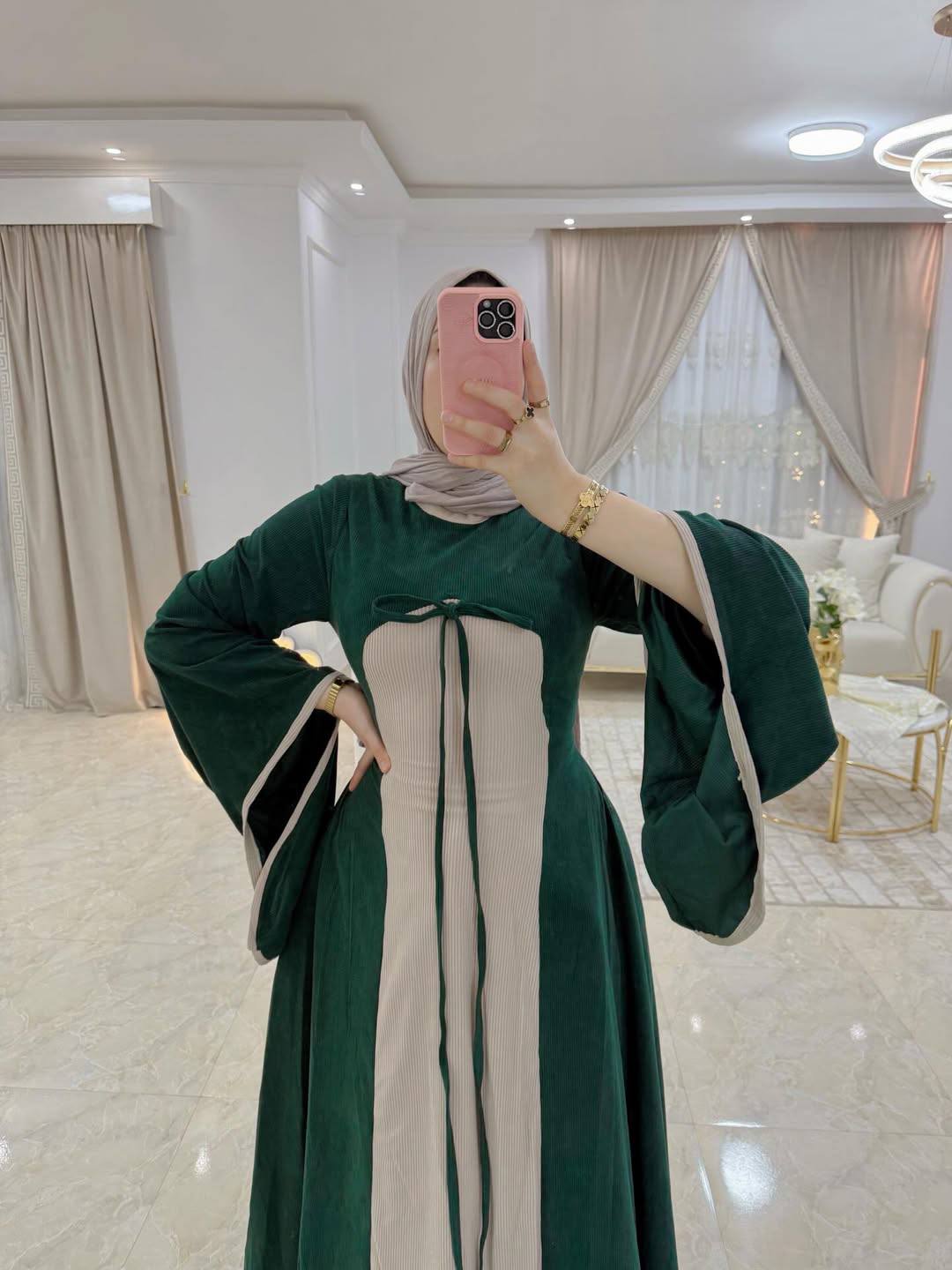 مصغّر المنتج 2: فستان المروحة القطيفة