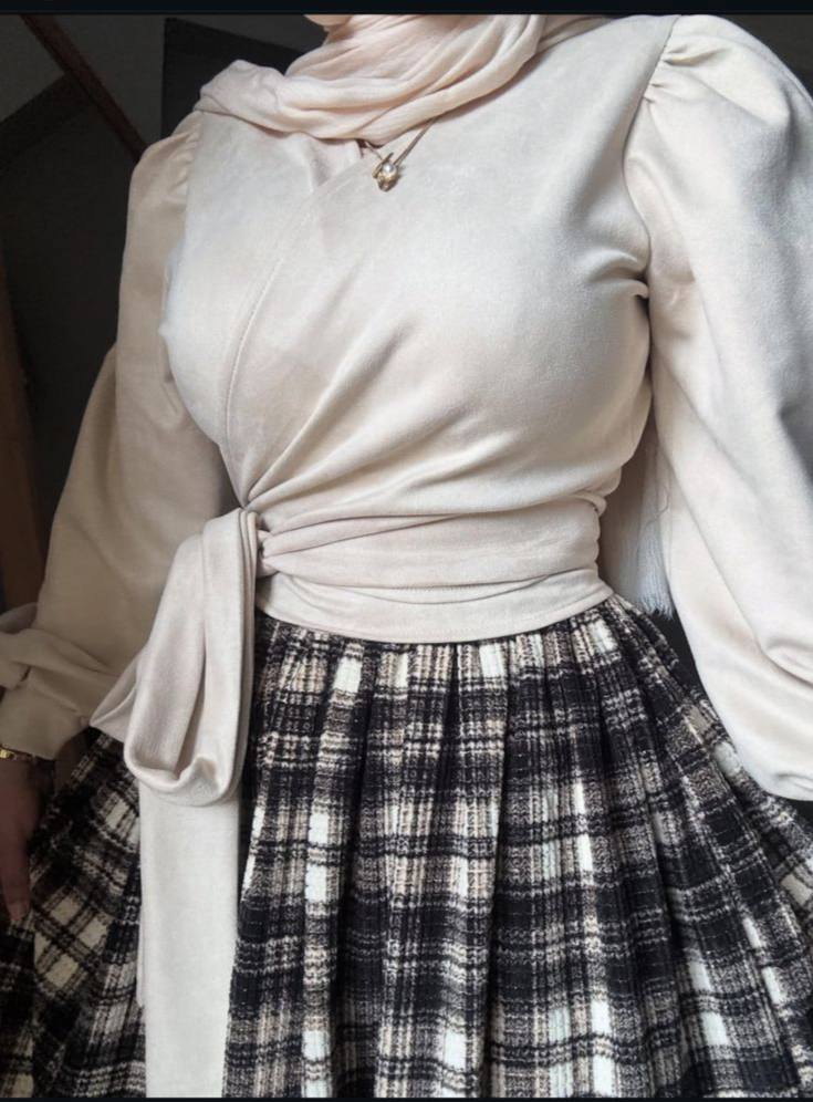 مصغّر المنتج 1: طقم جيبة وبلوزة