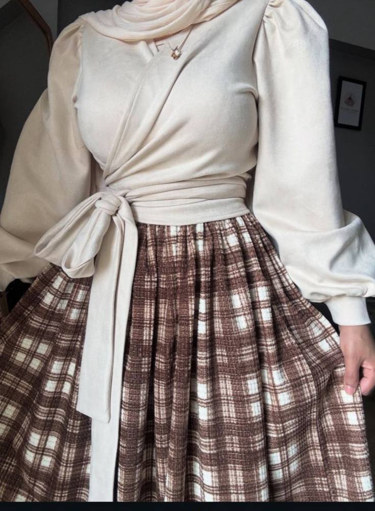 مصغّر المنتج 2: طقم جيبة وبلوزة