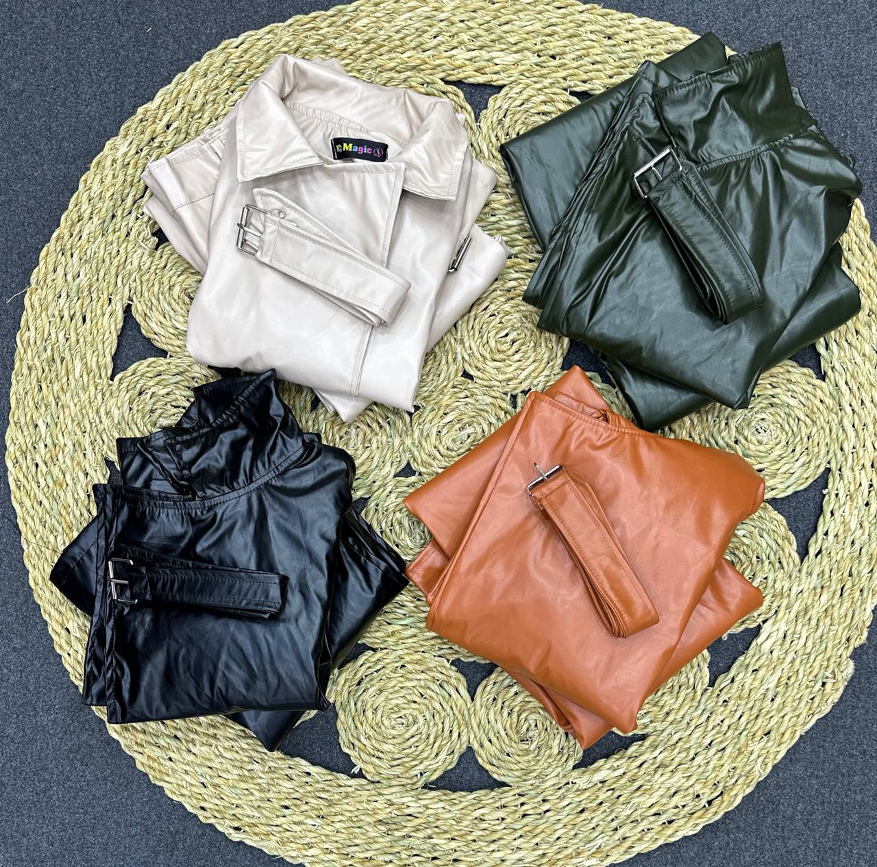 مصغّر المنتج 5: طقم قطعتين جلد