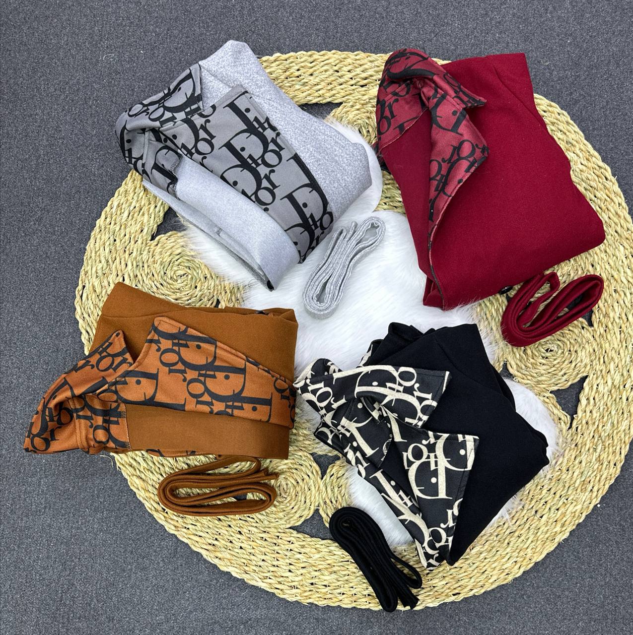 مصغّر المنتج 3: بالطو جوخ مطبوع