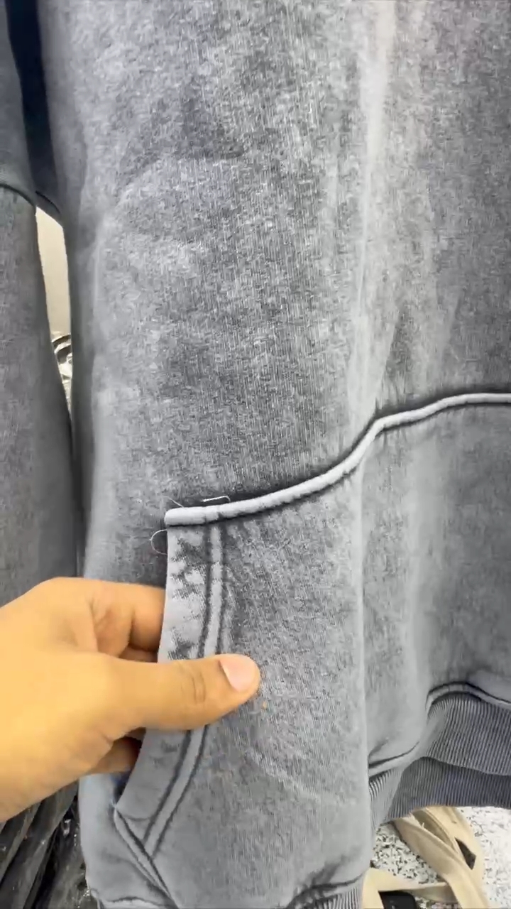 مصغّر المنتج 4: Daisy Duck Sweatshirt