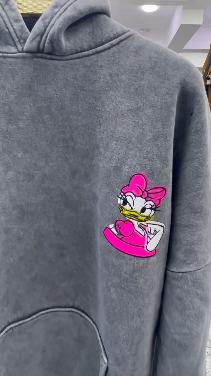 مصغّر المنتج 5: Daisy Duck Sweatshirt