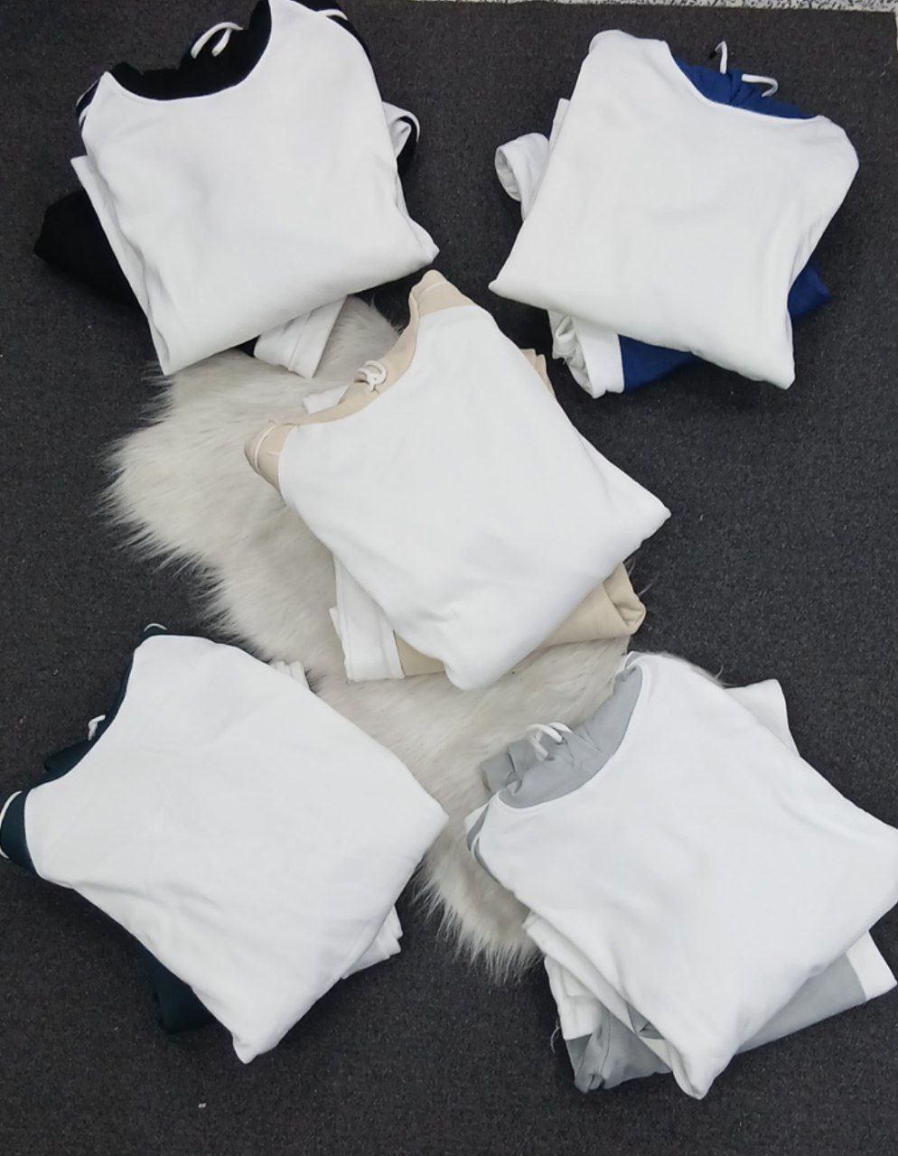 مصغّر المنتج 3: سوت  لونين