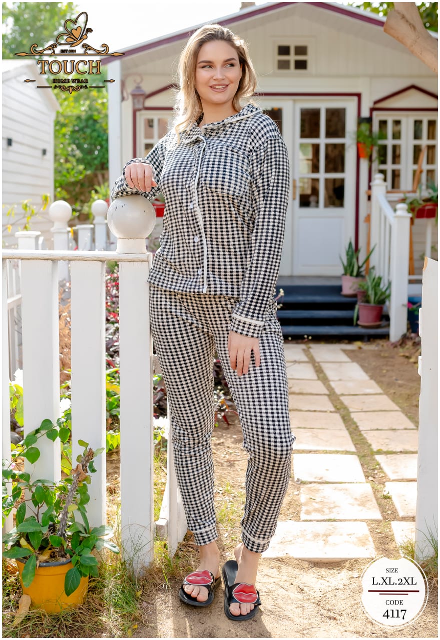 مصغّر المنتج 2: بيجامة كلاسيك كاروهات (ببييه وزراير)