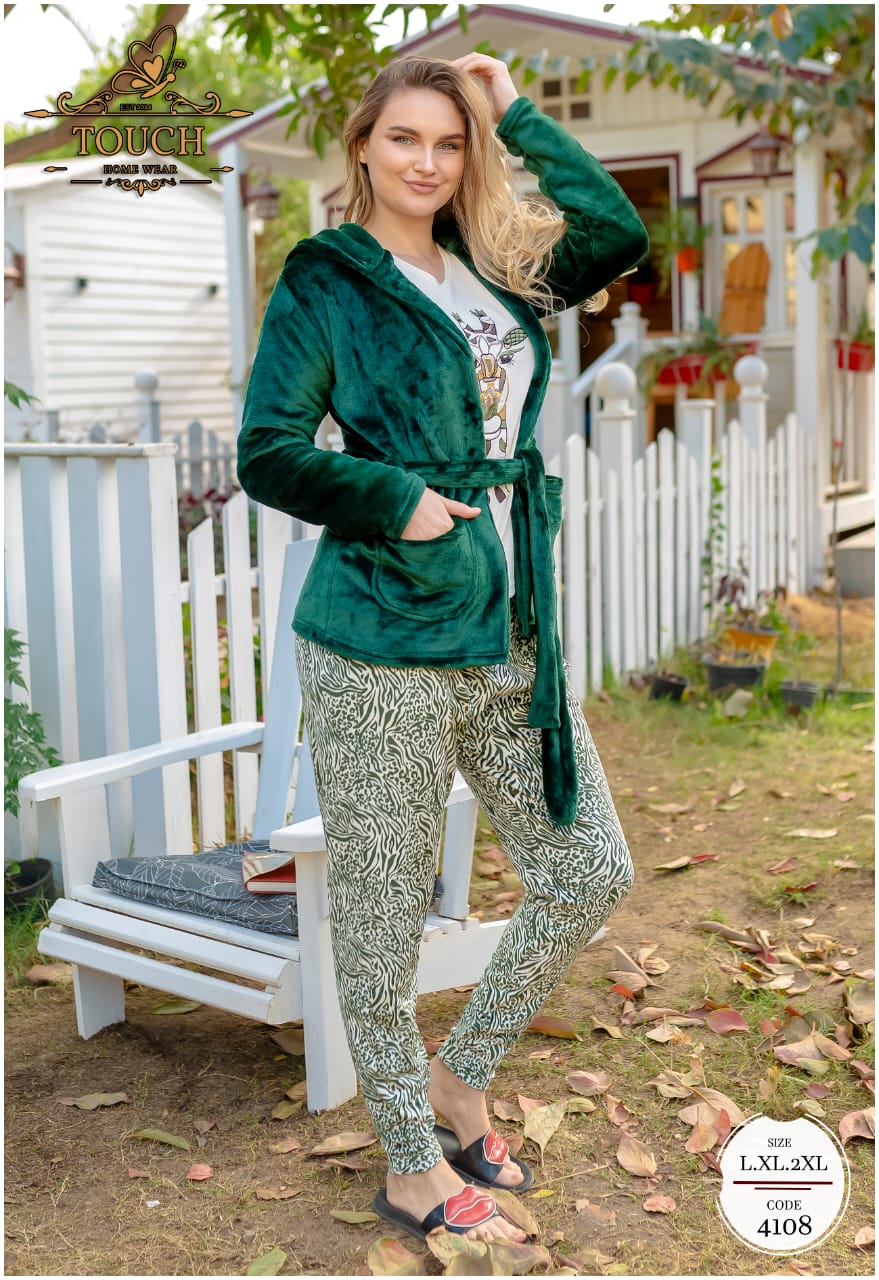 مصغّر المنتج 3: بيجامة 3 قطع تطريز