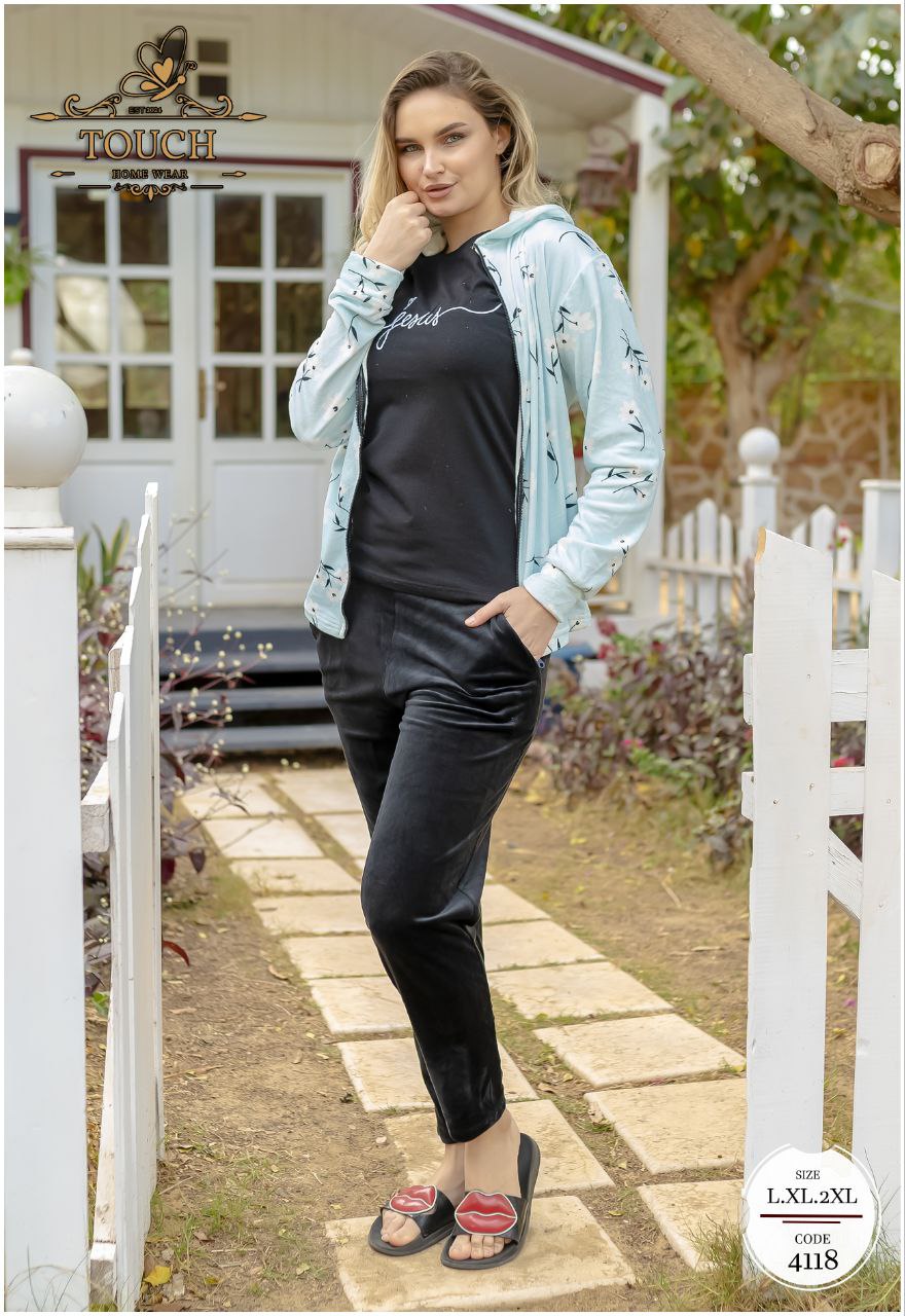 مصغّر المنتج 4: بيجامة حريمي 3 قطع (تطريز ورود)