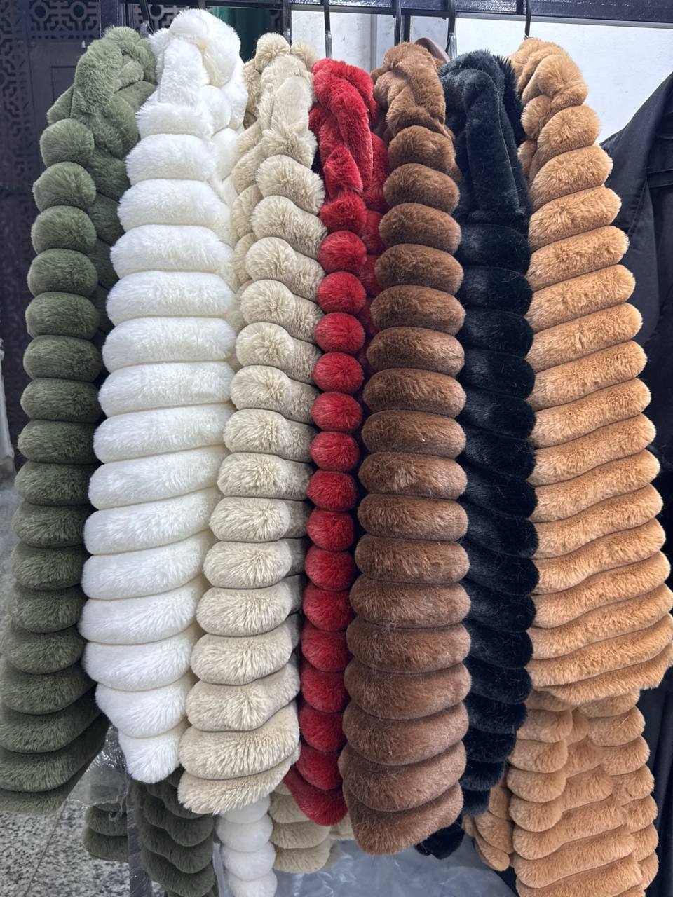 مصغّر المنتج 3: جاكت فرو طويل