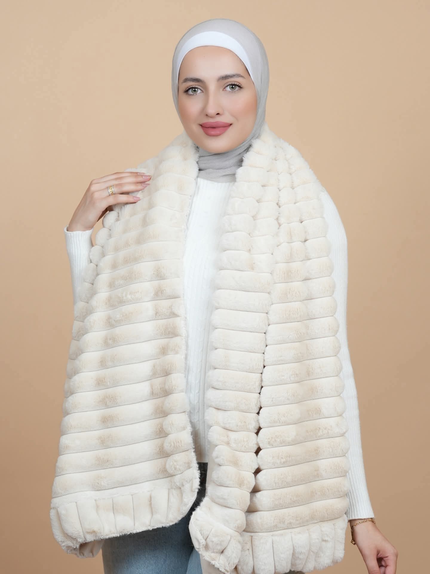 وشاح الفرو الفاخر الشتوي