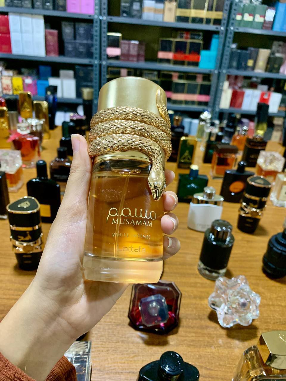 لطافة مصمم وايت إنتنس