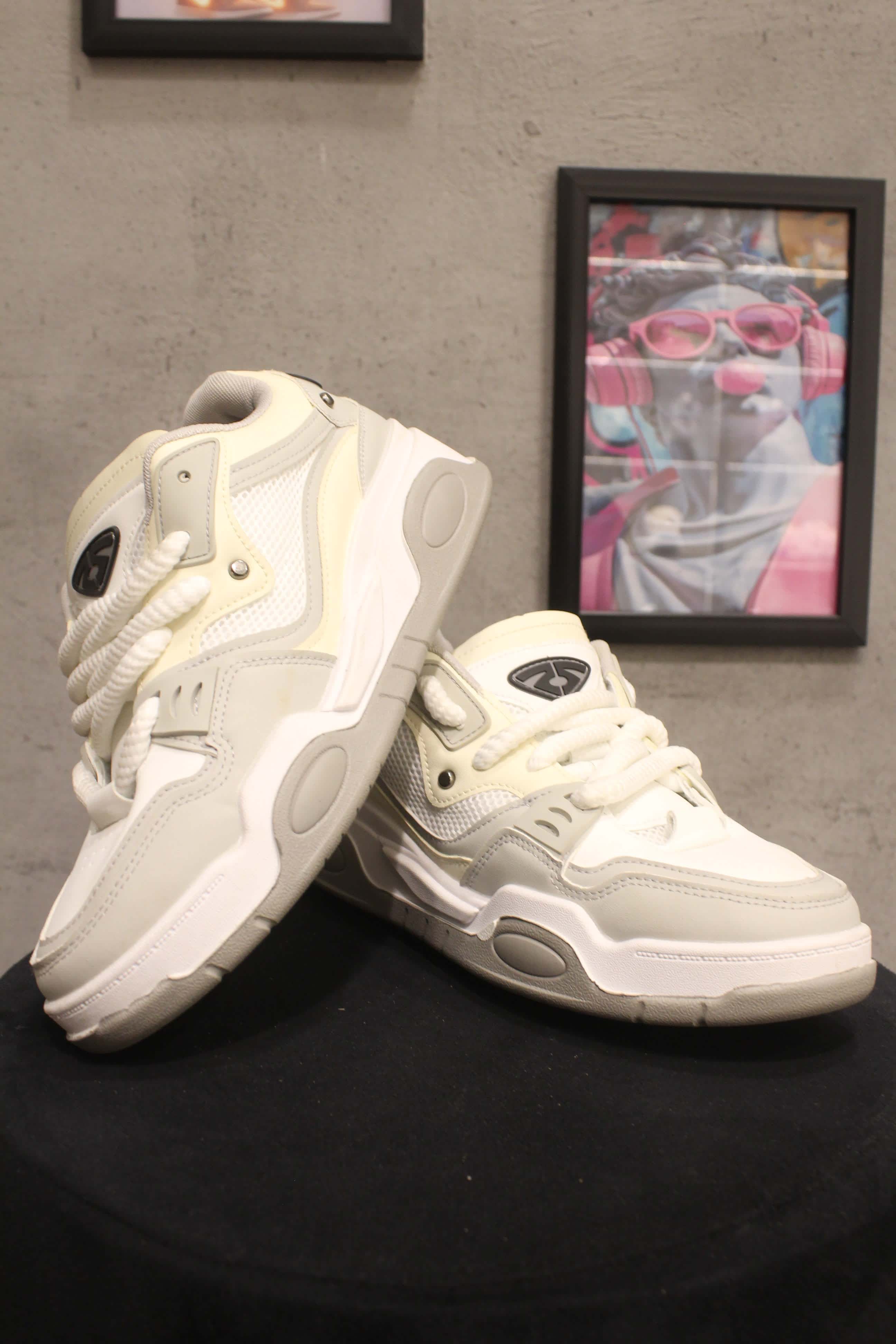 سنيكرز "أوجي" بافي سكيتر 