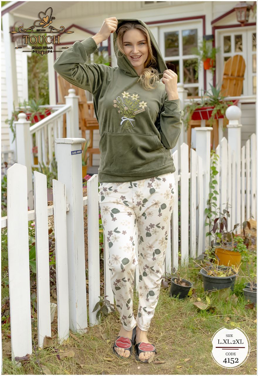 بيجامة هايدي (تطريز سنابل هادئ)