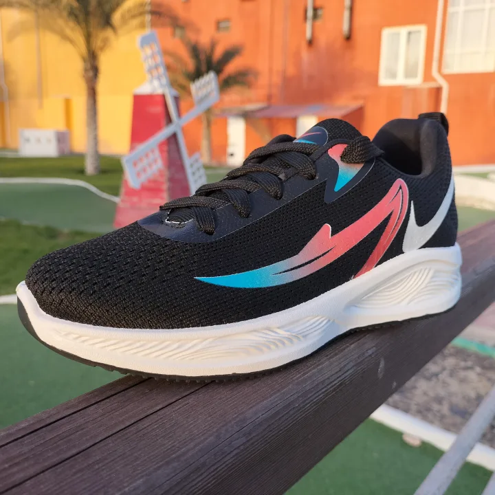 كوتشي رياضي نايكي خفيف بنعل فوم - اسود